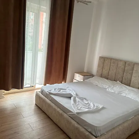 Maya Apartment *